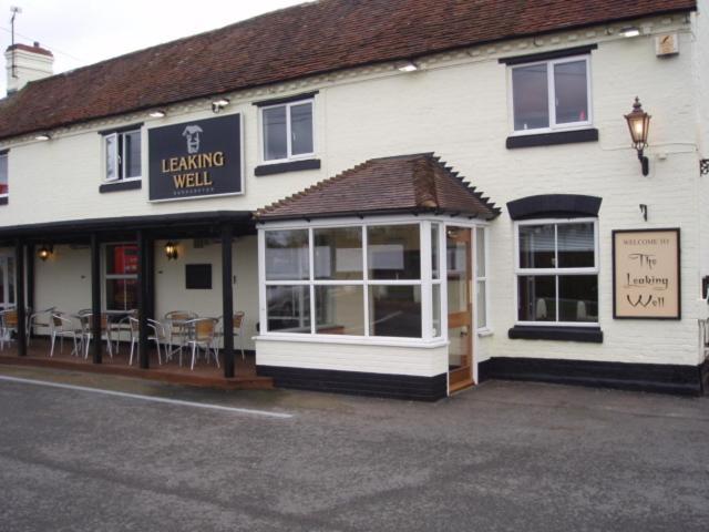 Bed and Breakfast The Leaking Well Dunhampton Exterior foto