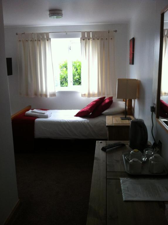 Bed and Breakfast The Leaking Well Dunhampton Habitación foto
